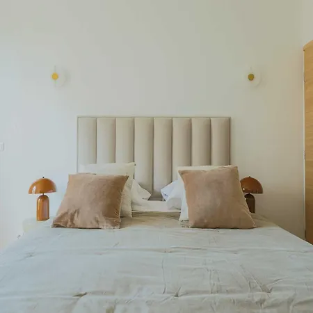 Apartment Charming Flat -1Br-4P- Paris 17E Paris