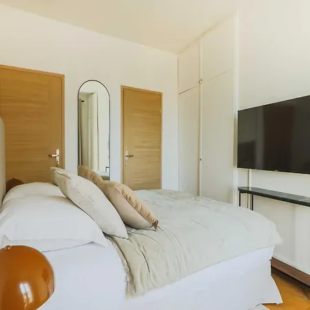 Apartment Charming Flat -1Br-4P- Paris 17E Paris